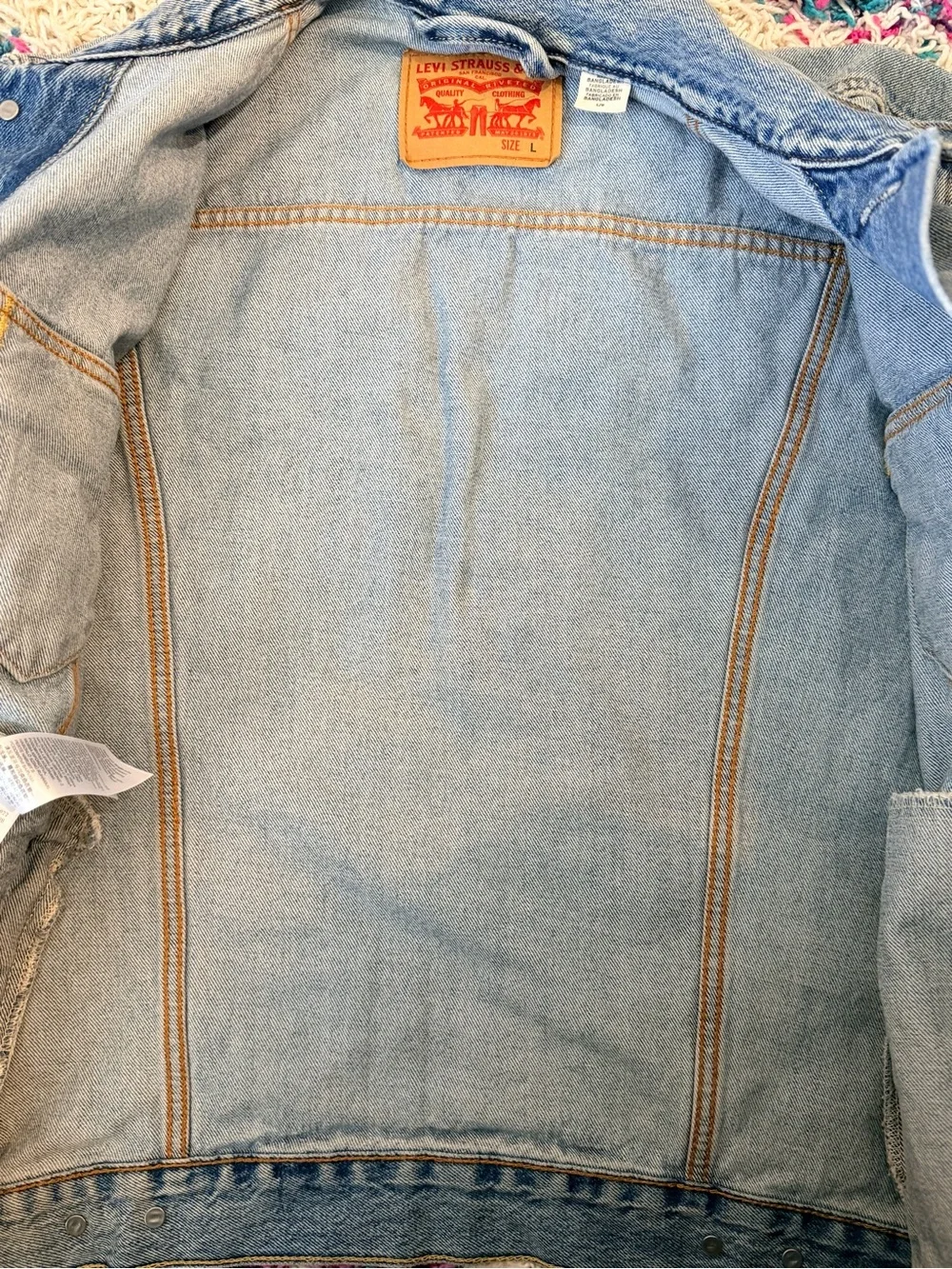 Levi's Premium Trucker Light Wash Men’s Denim Jacket